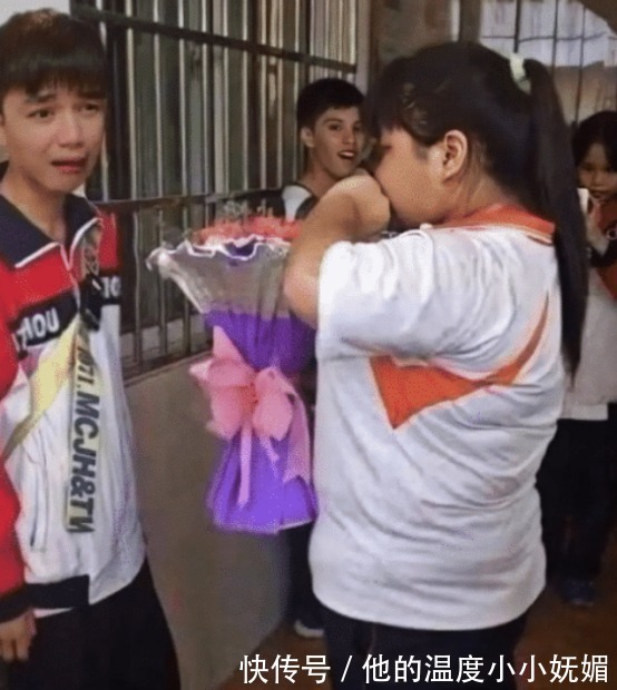 “老婆让我取快递，打开一看我懵了，这是啥啊”哈哈哈哈哈