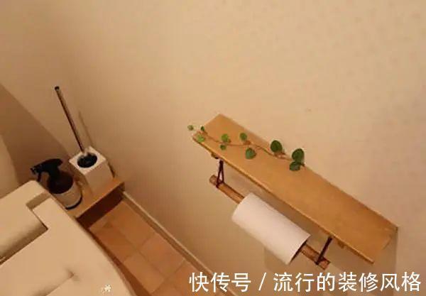 柜子|邻居家卫生间要火了!马桶离地10公分,下方加两根杆子,收纳满分