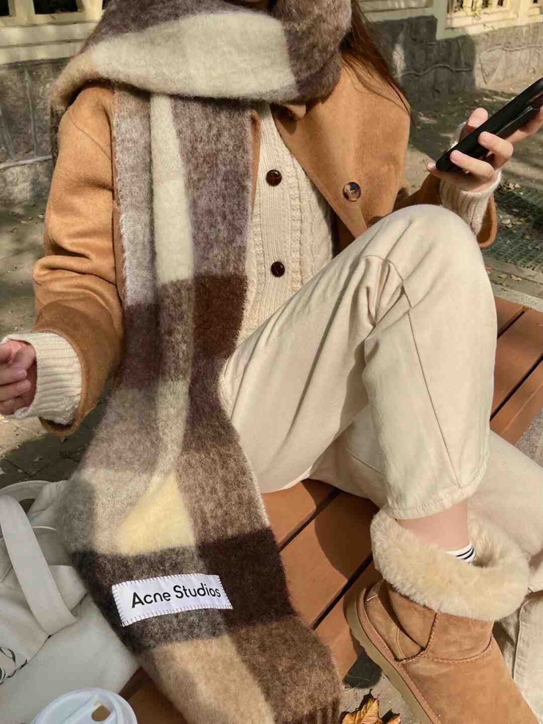 搭配 想要把基础驼色穿出高级感,一定要用它这几种配色,效果超级赞