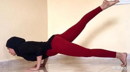 健身房|了解肱三头肌的训练原理,随时随地都可以训练,手臂岂有不粗