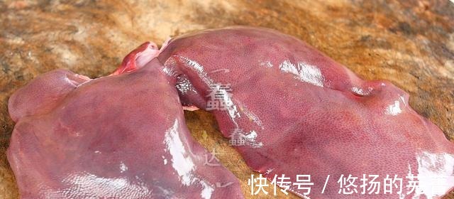 炒制|猪肝营养价值高,清洗工作不能马虎,简单炒制,美味与营养兼备!
