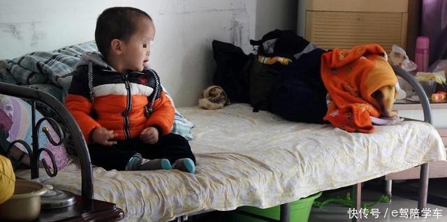 “新型把尿”危害大,正在侵害宝宝排便系统,很多妈妈还暗自窃喜!