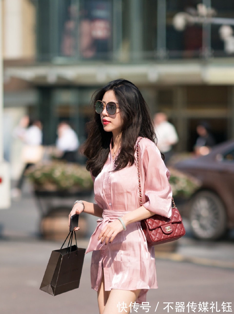 高跟|连衣裙装搭配高跟凉鞋显身材,简单优雅有气质