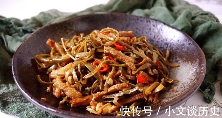 肥肉|8月太阳正好，此食材多买点，焯水后晒成干菜，冬天炖肉吃贼香