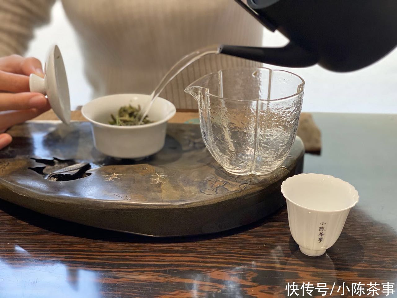 岩茶|六大茶类中，绿茶、白茶、红茶、岩茶，分别需要什么水温冲泡？