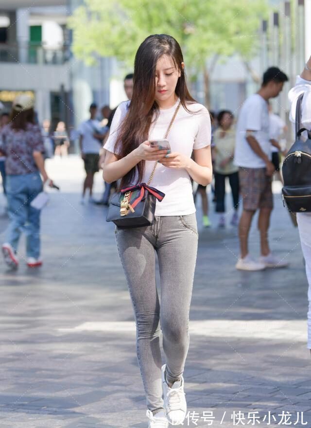 穿搭 打底裤的穿着更加靓丽出众,甜美显气质