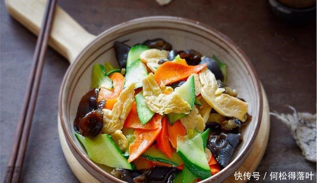 冬天,宁可少吃猪肉,也别错过这菜,营养互补,好吃还不长胖