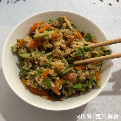 花生米|米饭只配一碗饭,我也会选夏日清爽拌饭