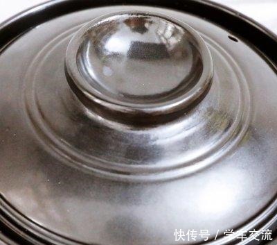 虾仁豆腐煲健康营养、不油不腻,一家人晚饭吃真舒服