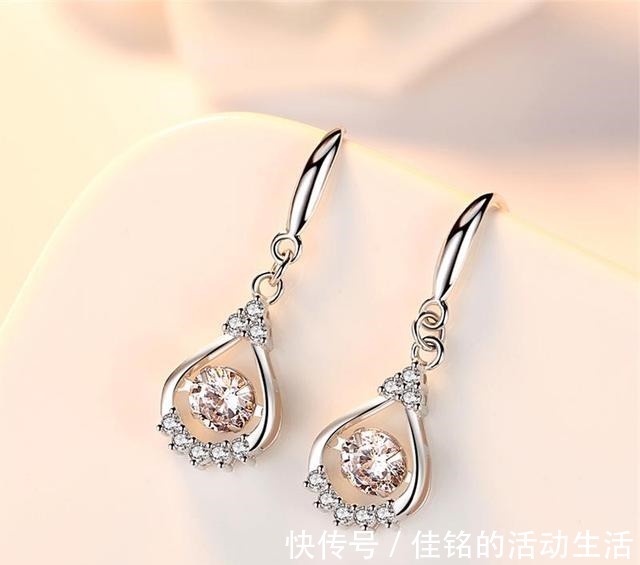 首饰&女人一生该有的8件首饰!女人一生该有的8件首饰!