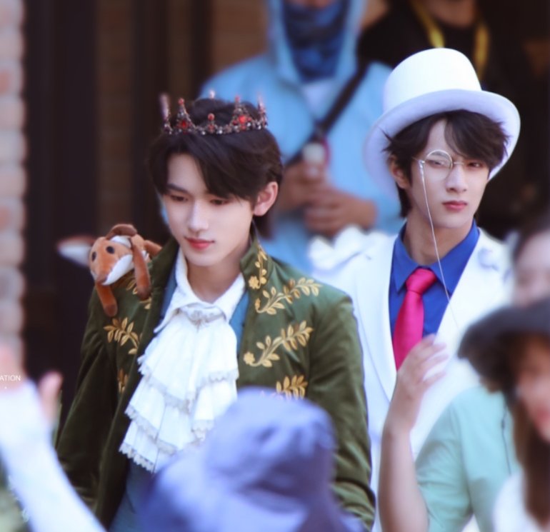 宋亚轩|宋亚轩cos小王子，刘耀文cos怪盗基德，看两人路透照收视要爆棚