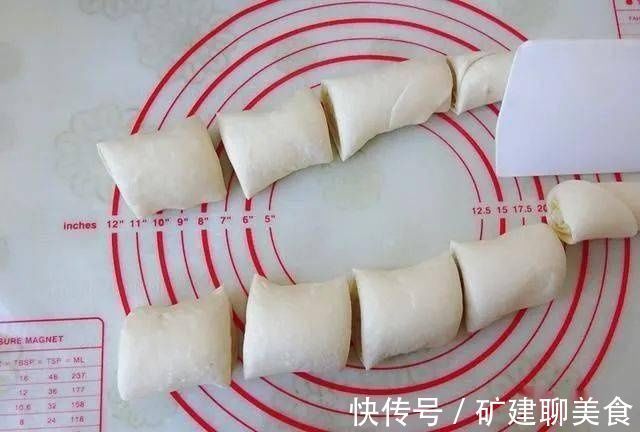 油酥糖饼，这么做暄松香甜，大人小孩抢着吃！