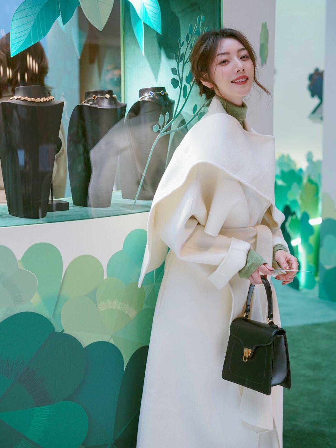 博主 这些才是“大衣”的高级穿法,简约大方又显气质,精致时髦