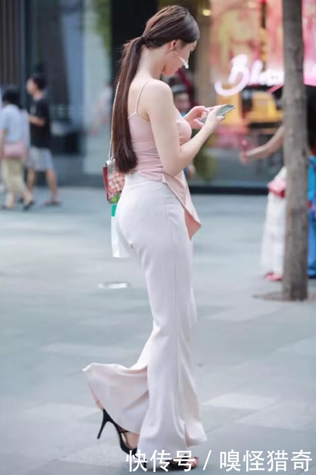 好看|街拍美女:时尚小姐姐的魅力穿搭,好看又百搭气质满分,沦陷了!