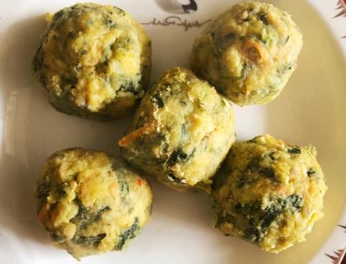 它是“长寿菜”，含钙高，4块钱一斤，春天老人和孩子要多吃