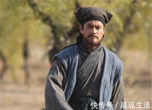 林冲#水浒第一高手，在梁山中威望却不高，原来被宋江拉来压制林冲的