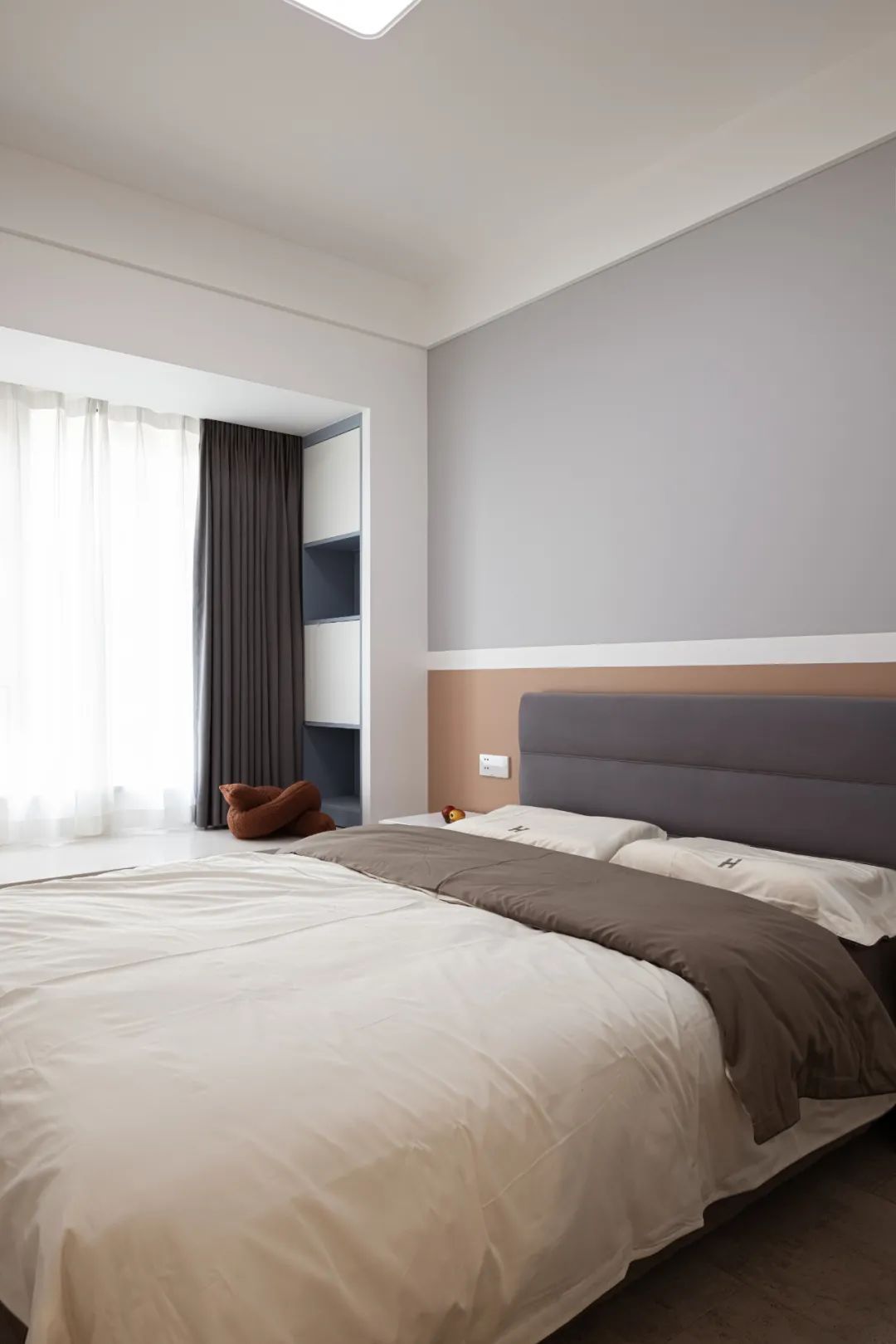 120㎡现代简约,极简硬装也高档,玄关设计全场最亮