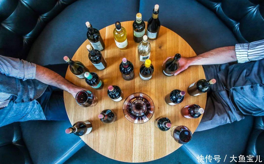 社交实录:为什么有些穷人请客时,总显得更加阔气?