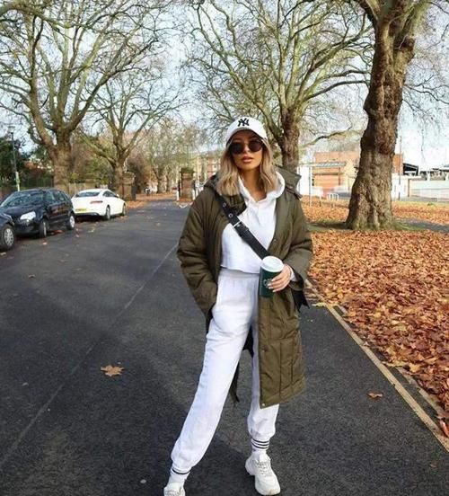 今年火了一种大衣，叫“过膝不过踝”，时髦保暖，小个子也爱了