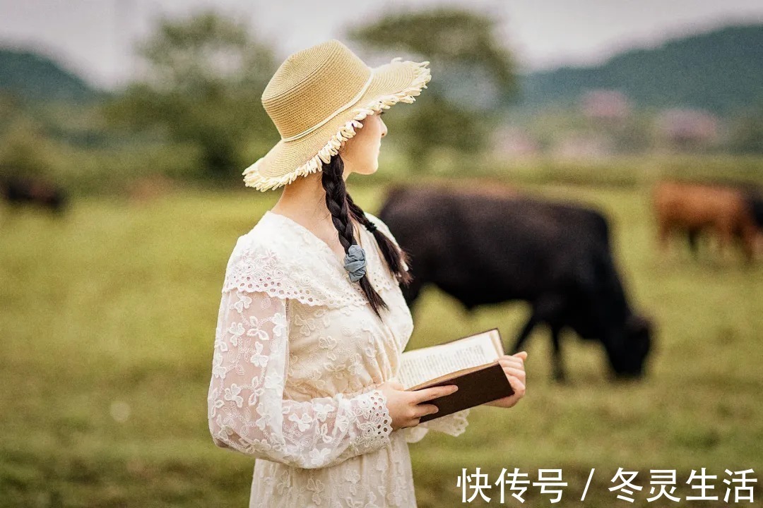 红楼梦|舞元素之博览群书开眼界,腹有诗书气自华。 读书投资成本低,却是一生的高贵。