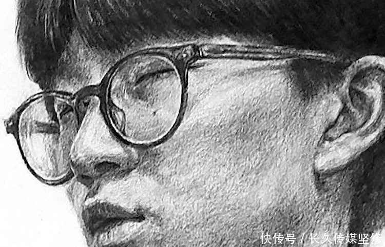 韩国全身像素描pk中国全身像素描,你怎么看?