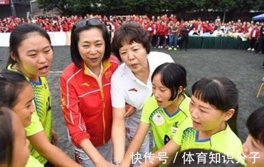 中国女排|还记得女排唯一的5冠王吗?事业成功如今身价上亿,女儿清华博士
