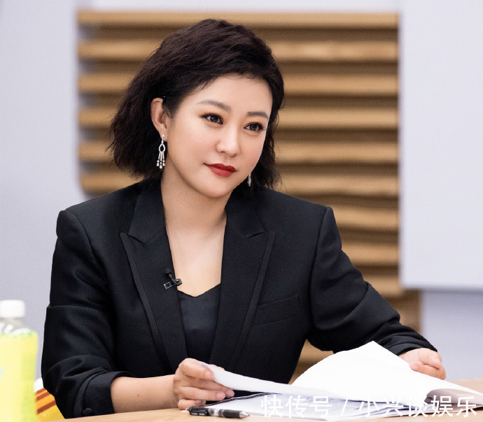 導演請指教：包貝爾贏的其實并不是作品和情商