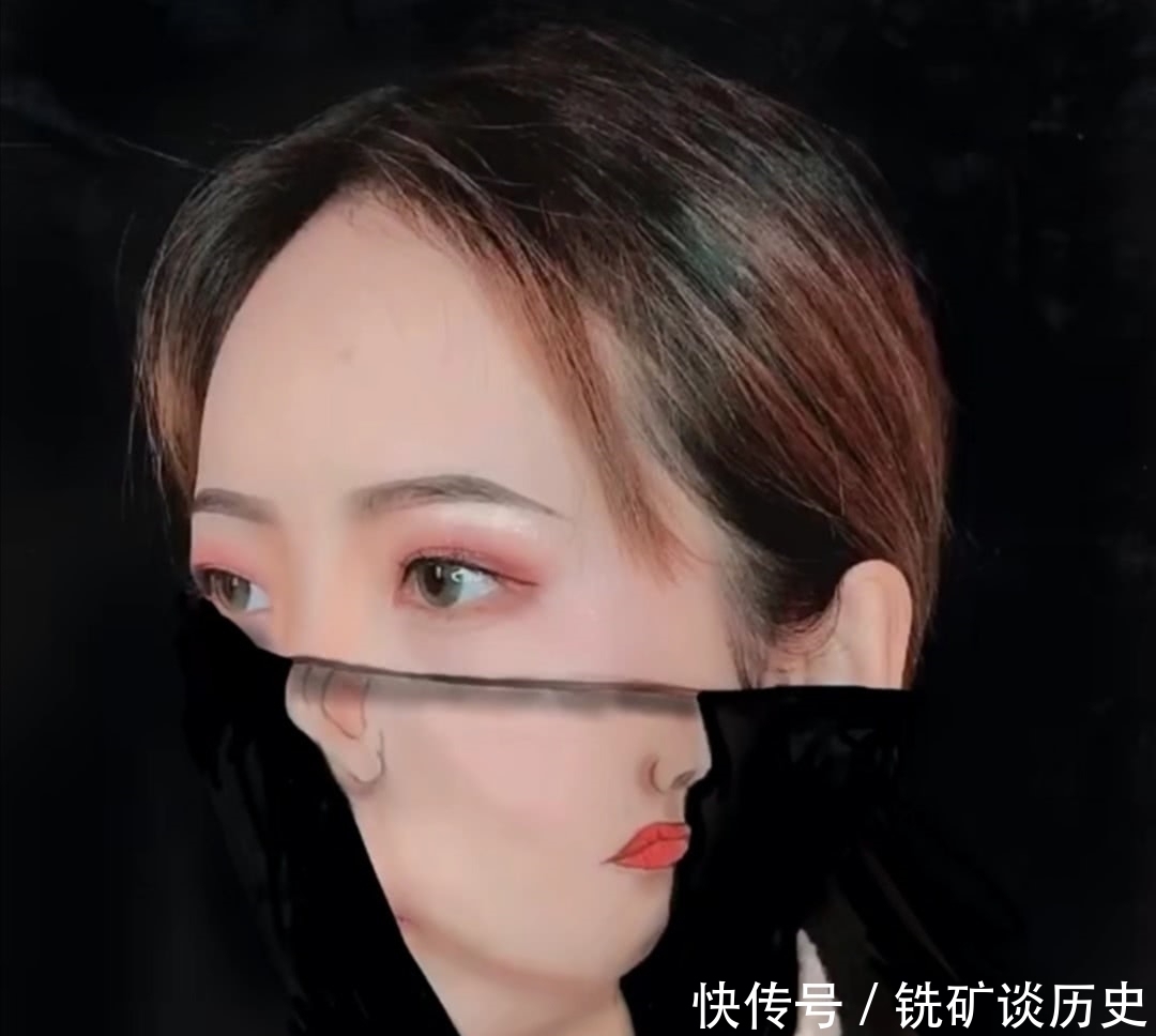 特效|初中生脸上画“特效妆”,上半脸和下半脸吵架,谁也不服谁!