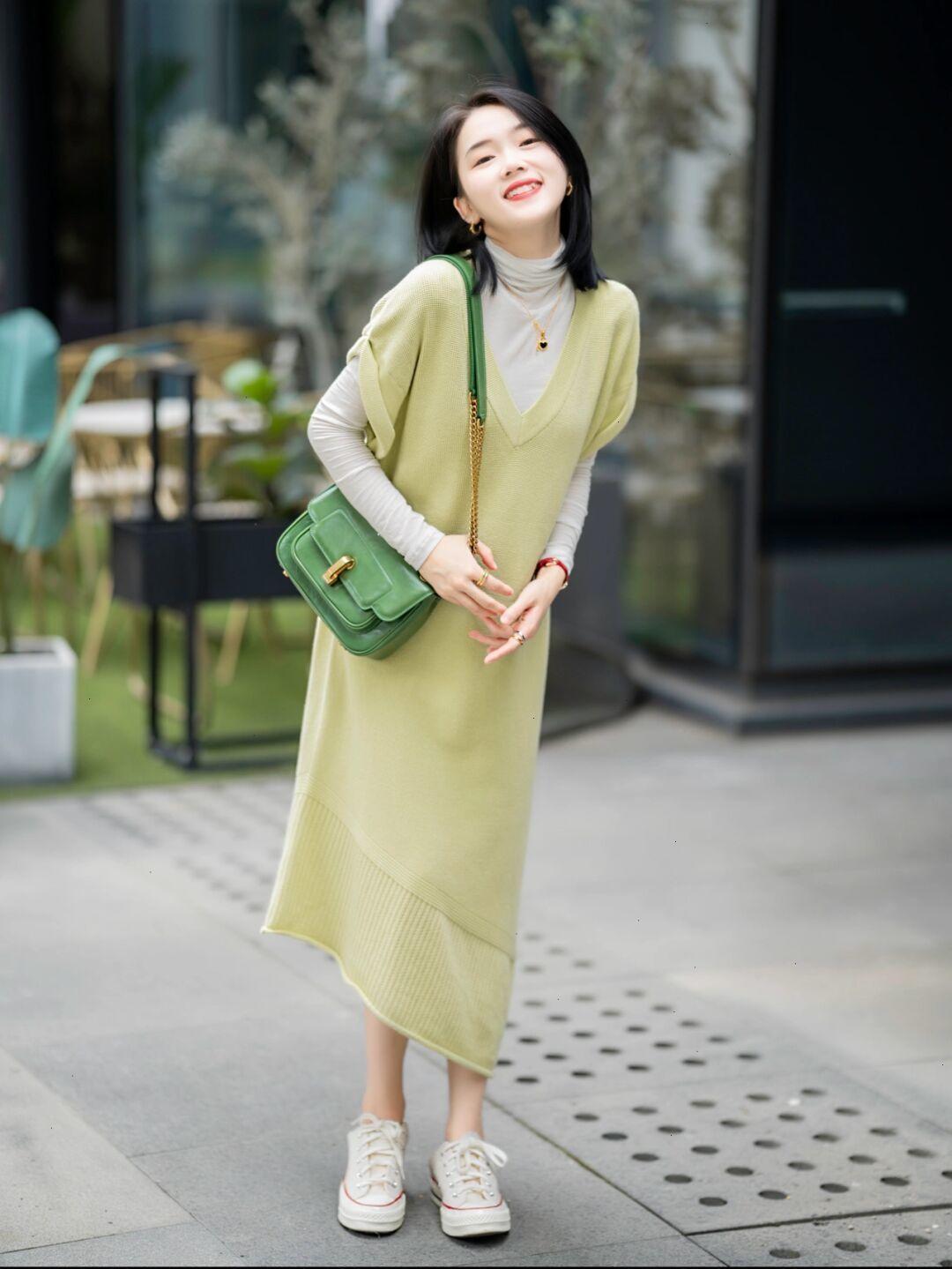百搭 春天穿裙子就选毛衣裙,温柔舒适又百搭,普通人也能穿出高级感