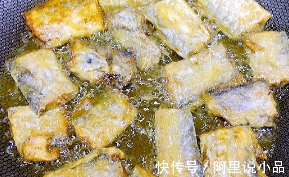 炸带鱼只用淀粉是不够的,方法不对,难怪不香不酥脆!
