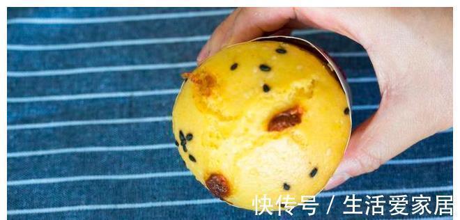 教你做玉米面发糕，简单搅一搅就上锅，做法零失败，比蛋糕还好吃