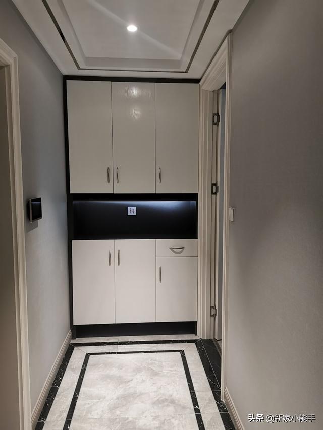 飘窗|学她家装修,电视墙很大气,过道打柜子太实用了,全屋都很喜欢