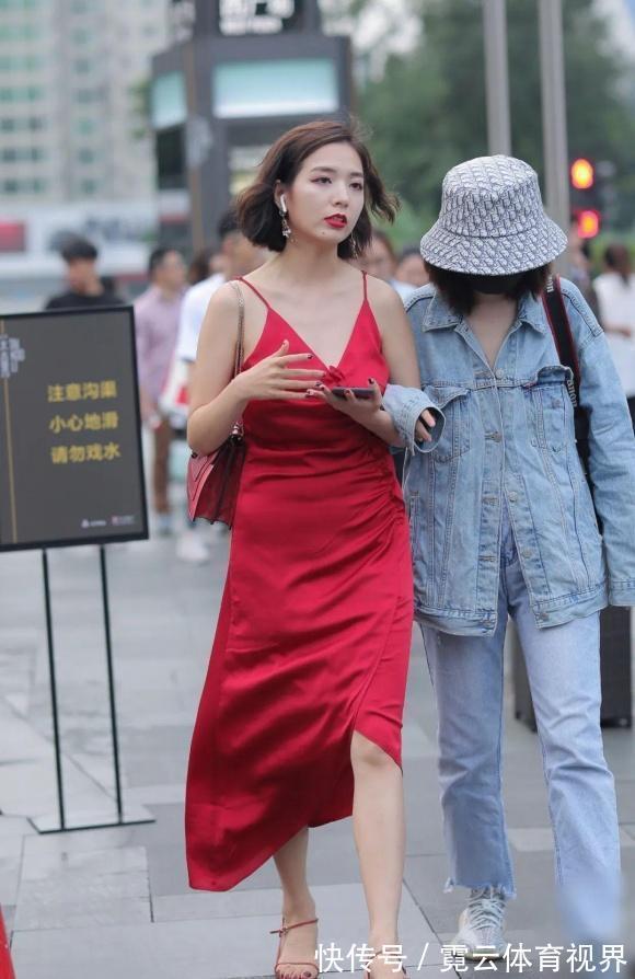 阔腿裤 简约风格的一字带凉鞋,百搭又显气质,时髦姑娘都在穿