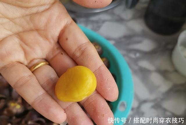 栗子怎样去皮又快又省事多做这1步不伤手特简单,赶紧试试