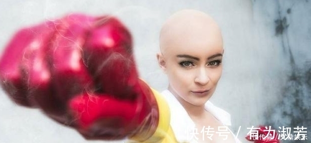 索尼克|一拳超人真人版cos:女coser的埼玉胸肌有点大,龙卷神似还原