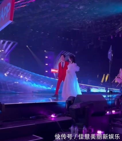 《快乐大本营》结束了,谢娜何炅再次携手开始新的节目