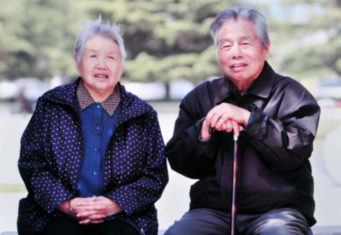 李逸野&重庆88岁著名书法泰斗李逸野,因不满丑书当道,宣称退出书协