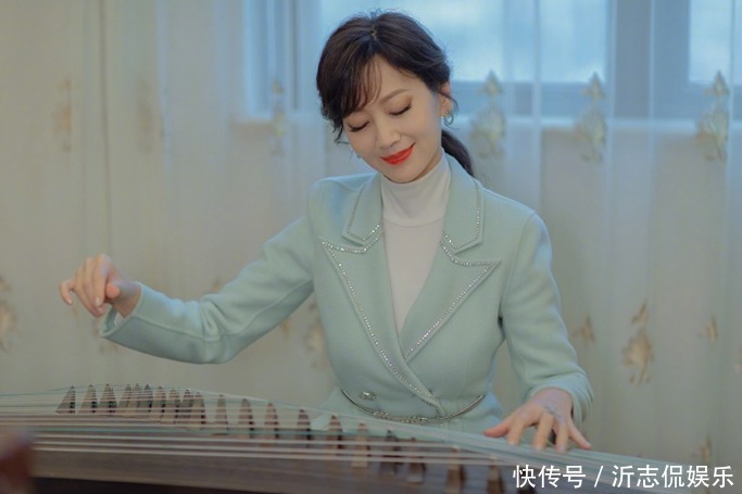 头发|40岁女人头发不要剪太短,4款发型好看又显气质,合适过年用