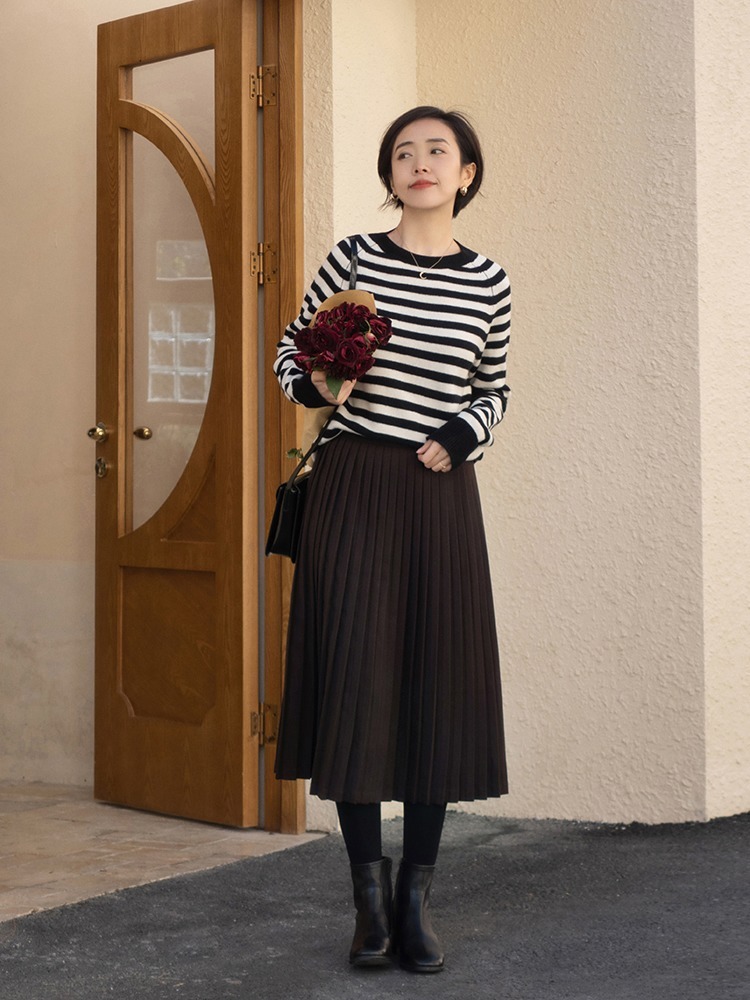 搭配 “针织衫”怎么穿才高级又时髦?看看这些搭配造型,温柔又百搭