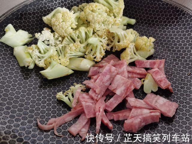 喷香|用培根炒花菜：喷香十足的一道菜，做法还简单