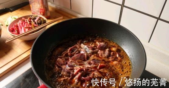 泡萝卜丝|鸡杂营养丰富,搭配泡萝卜丝炒,实在太下饭了!