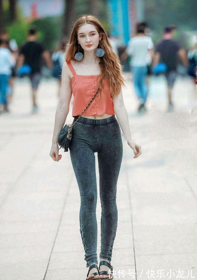 装扮 修身有型的打底裤装扮绽放美丽时刻,不用多花心思,美艳动人