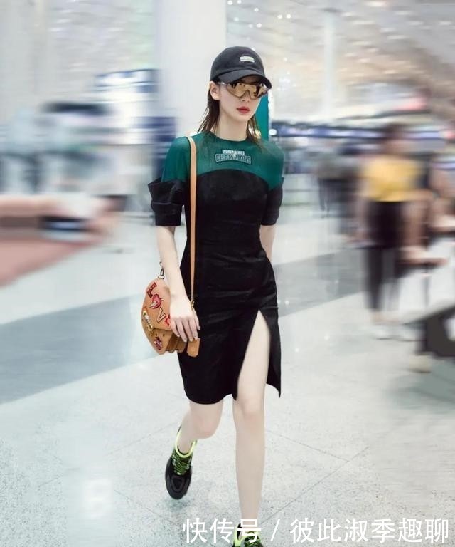 混搭|收起你的高跟鞋！“运动鞋+裙子”才是今夏最时髦的混搭套路！