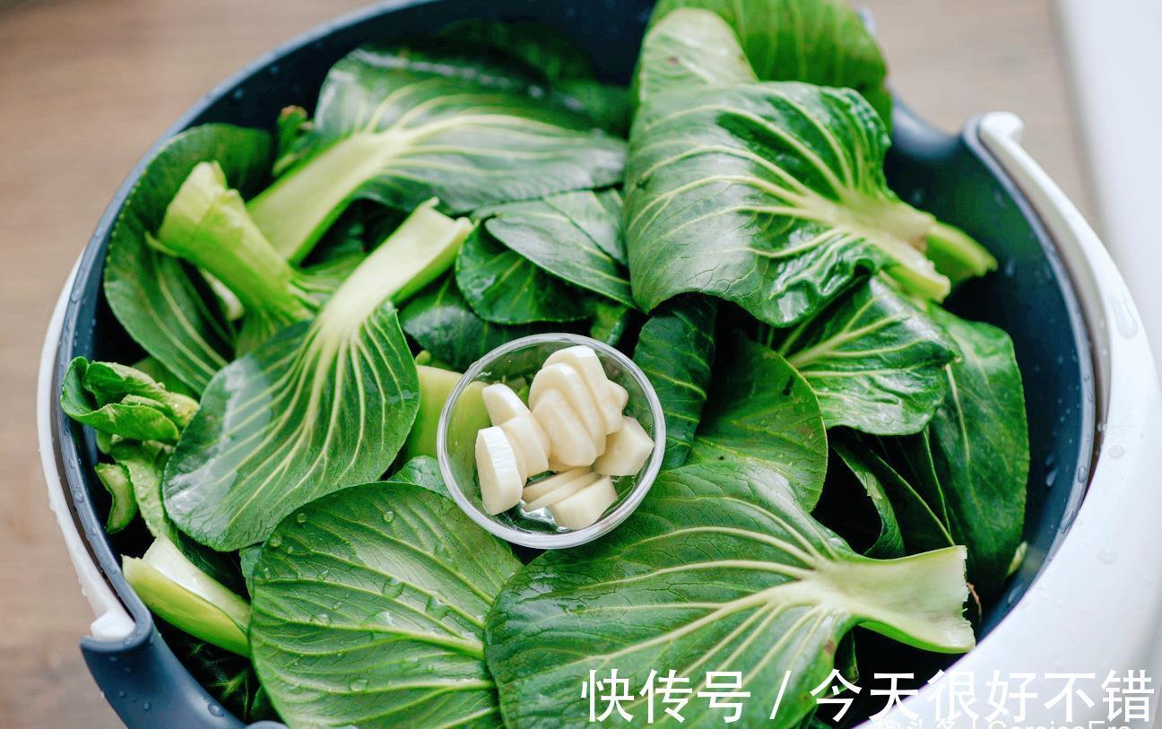 广东人|广东人教我炒青菜，牢记3个小技巧，青菜翠绿不出水，比饭店好吃