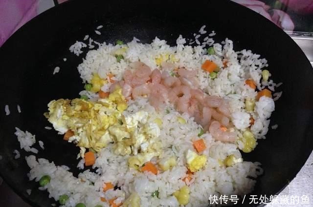 咖喱|用咖喱炒饭充满异域风情的做法,味道还不错!