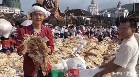 寺庙|寺庙满地是钱无人敢拿, 僧人每天都用麻袋装钱, 装钱就如装树叶一般