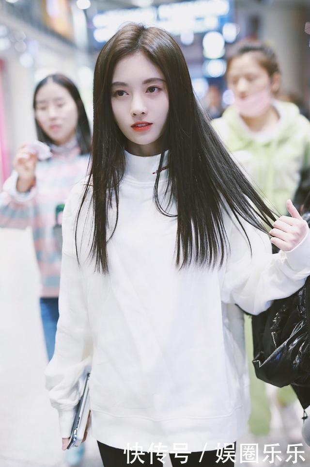 真正发质好的女生，很少扎马尾和丸子头，这些发型才是心头爱