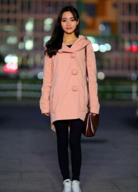 时尚|气质美女穿搭时尚,长发飘飘,气质典雅又迷人