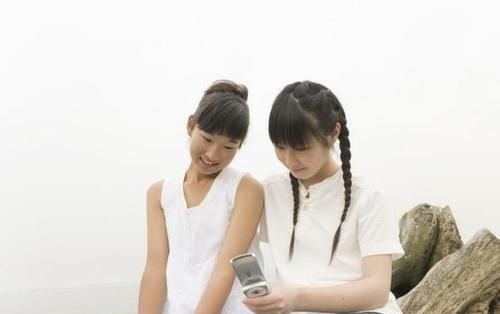 手机|孩子多大是拥有手机的“最佳年龄”?并非15岁,多数宝妈被骗了