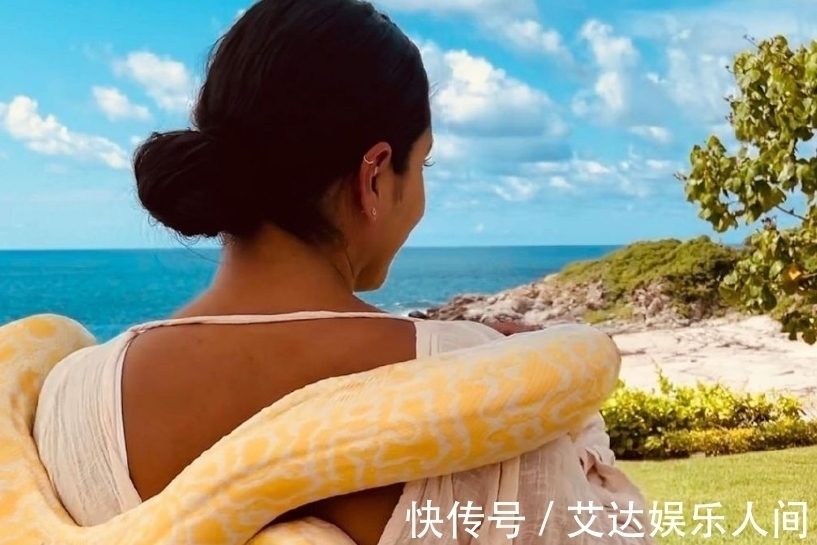 女儿|心酸!科比18岁女儿上大学,微笑和瓦妮莎道别,推着行李车很坚强